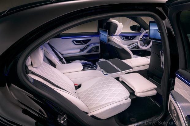 Mercedes Business Cab 2